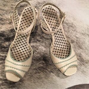 Jessica Simpson Cream and Green Heels